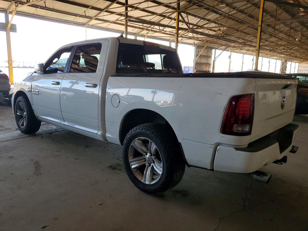 2015 RAM 1500 SPORT photo 2