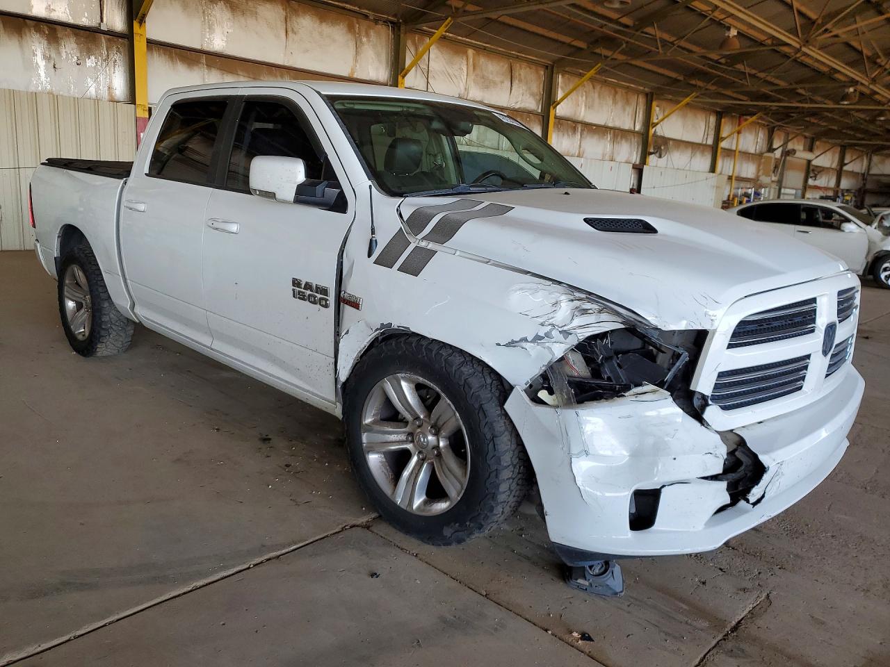 2015 RAM 1500 SPORT photo 4