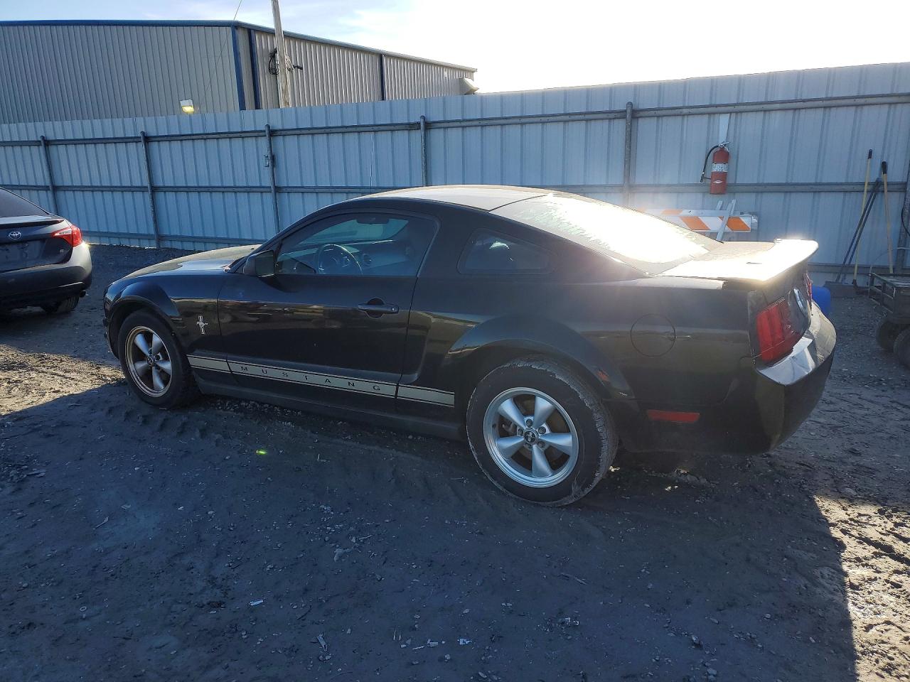 2008 FORD MUSTANG photo 2