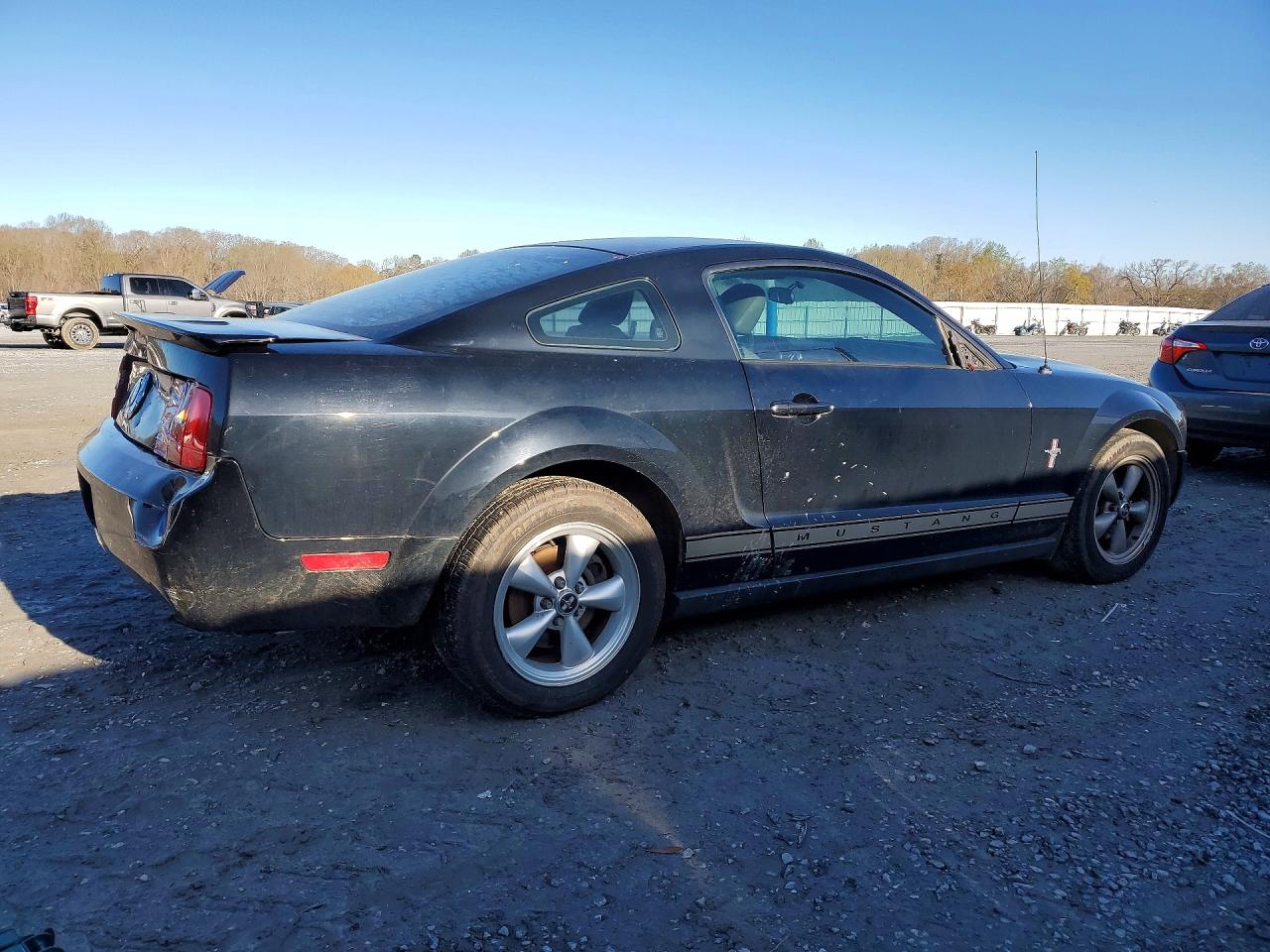 2008 FORD MUSTANG photo 3
