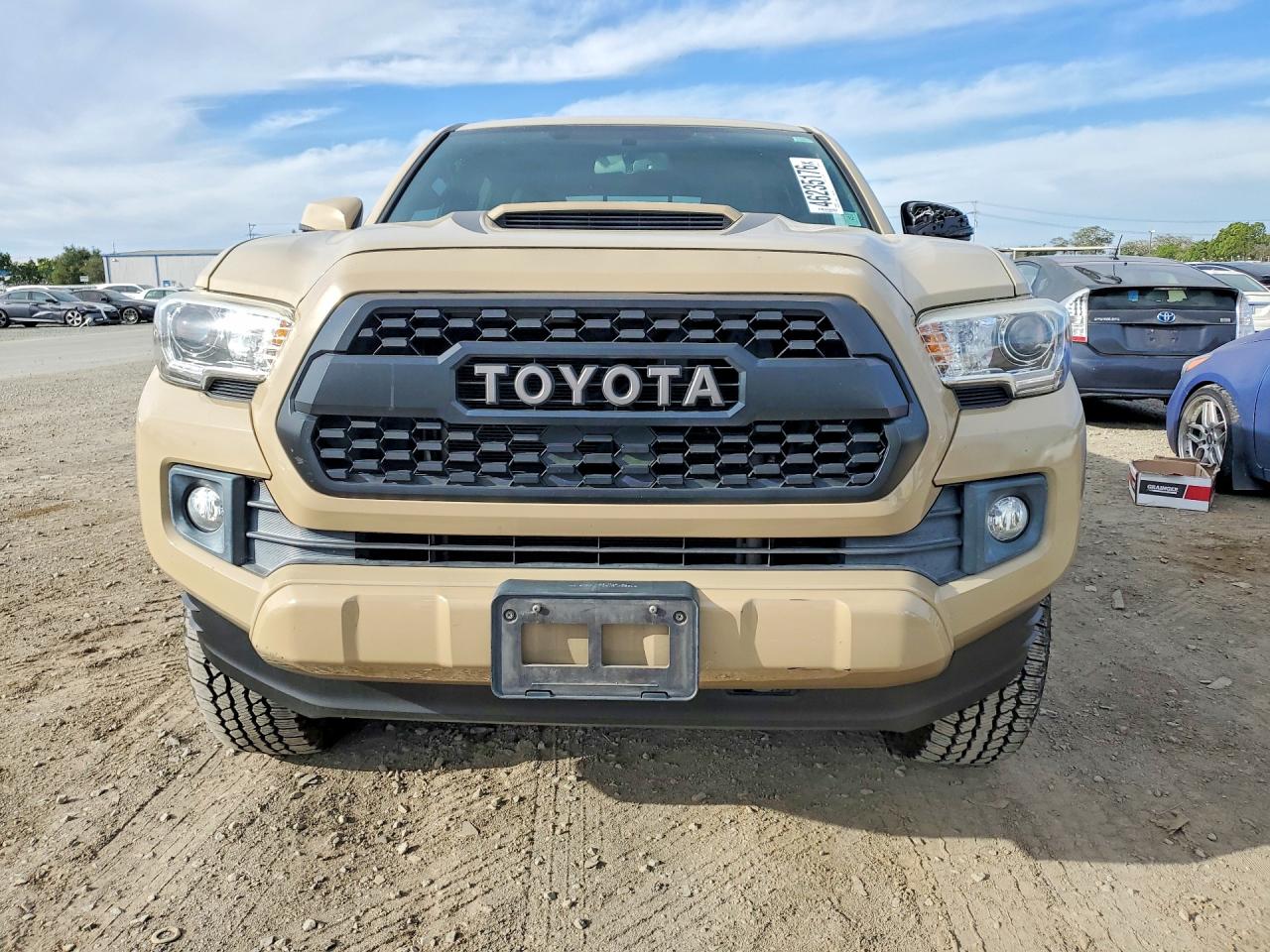 2017 TOYOTA TACOMA TRD SPORT photo 9