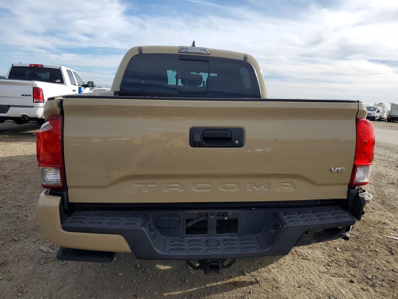2017 TOYOTA TACOMA TRD SPORT photo 11