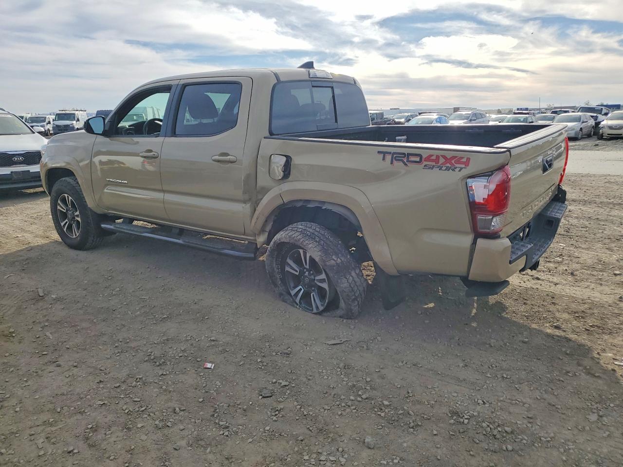 2017 TOYOTA TACOMA TRD SPORT photo 3