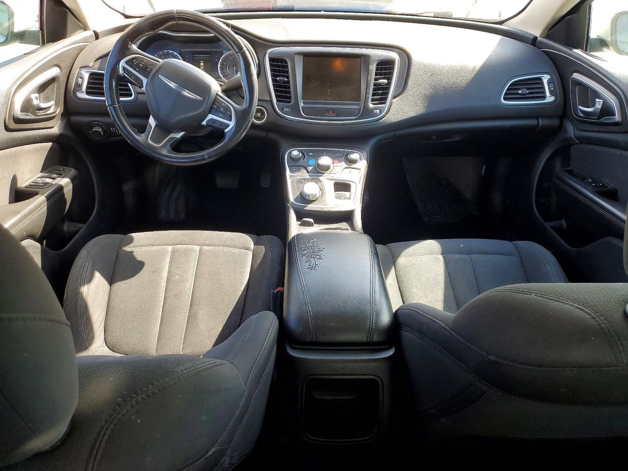 2016 CHRYSLER 200 LIMITED photo 8