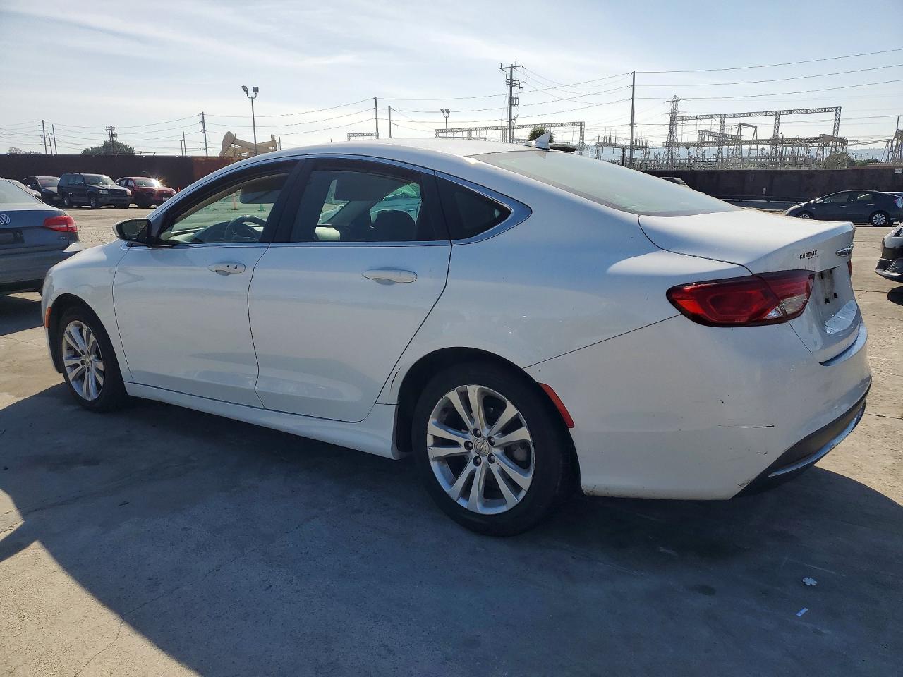2016 CHRYSLER 200 LIMITED photo 2