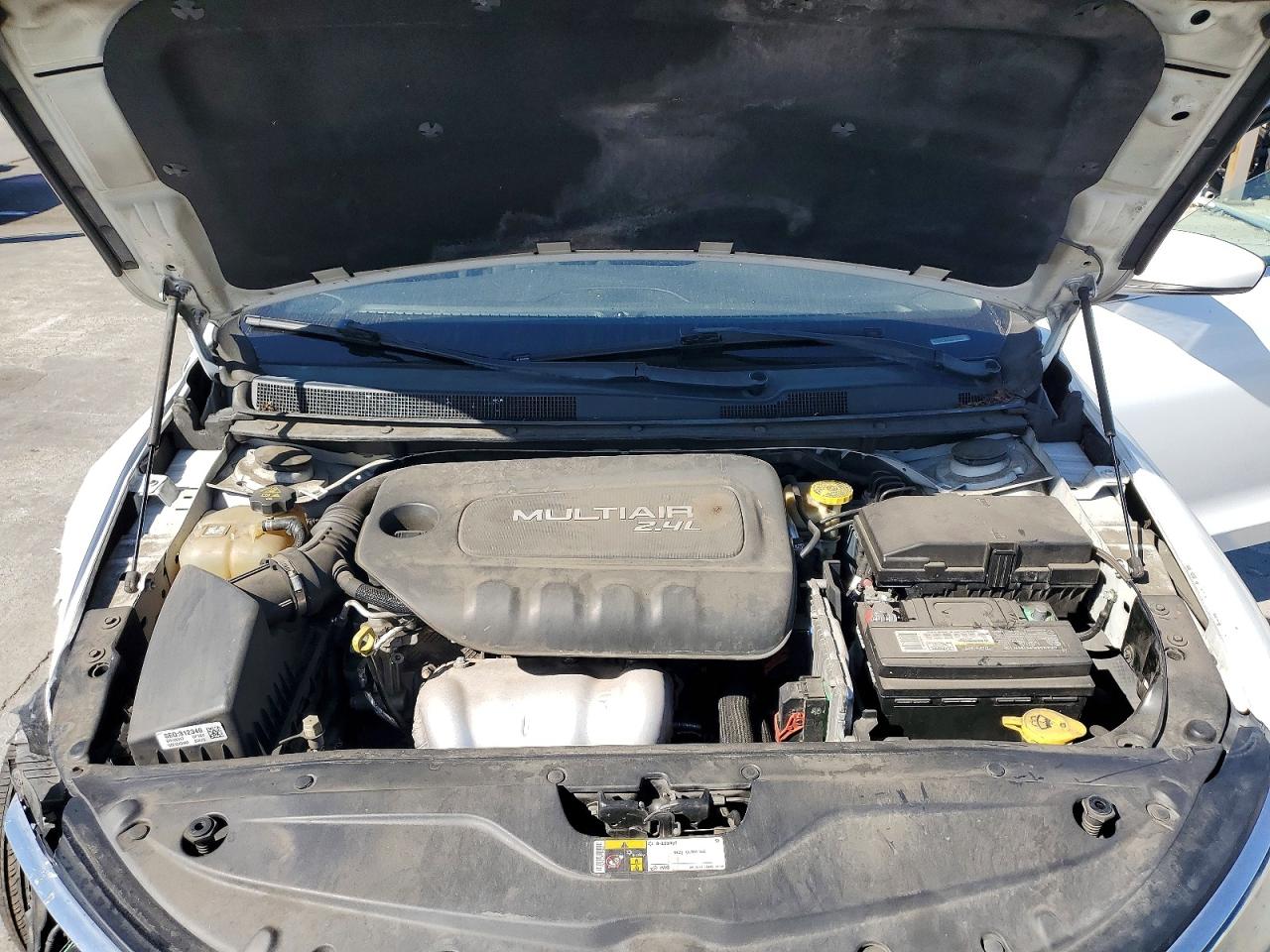 2016 CHRYSLER 200 LIMITED photo 11
