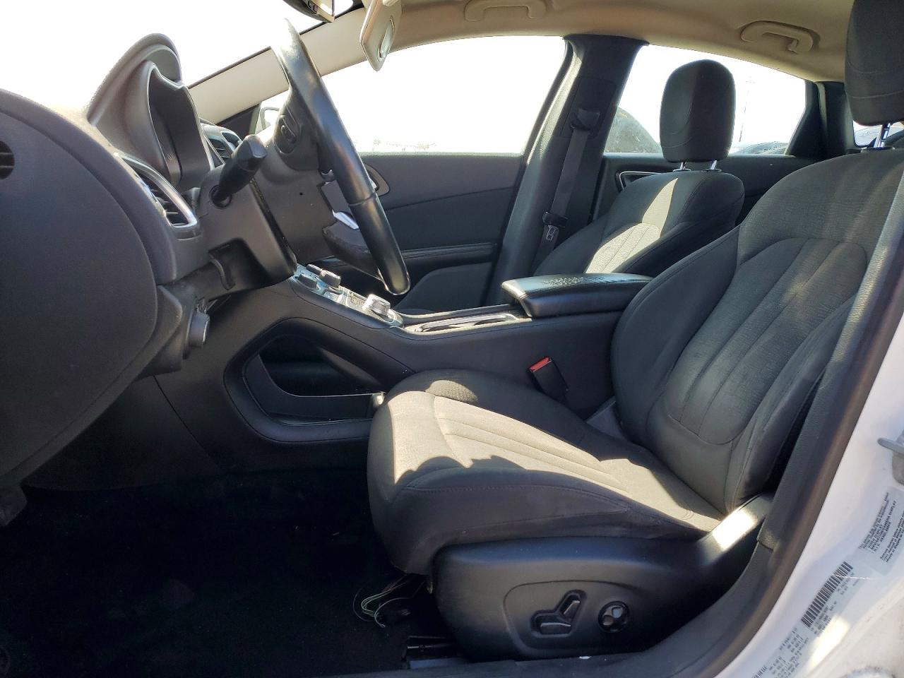 2016 CHRYSLER 200 LIMITED photo 7
