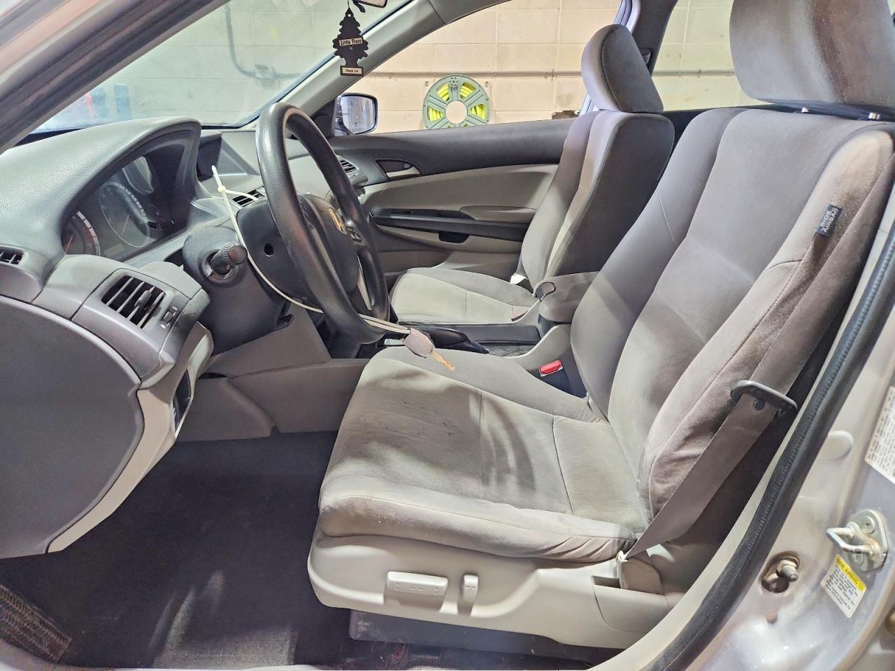 2010 HONDA ACCORD LXP photo 13
