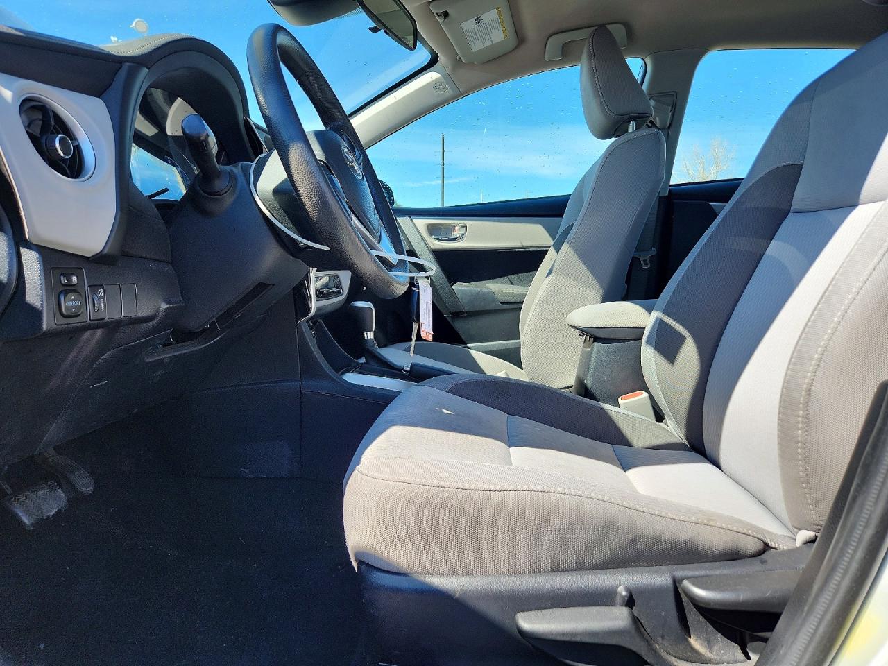2017 TOYOTA COROLLA LE photo 19