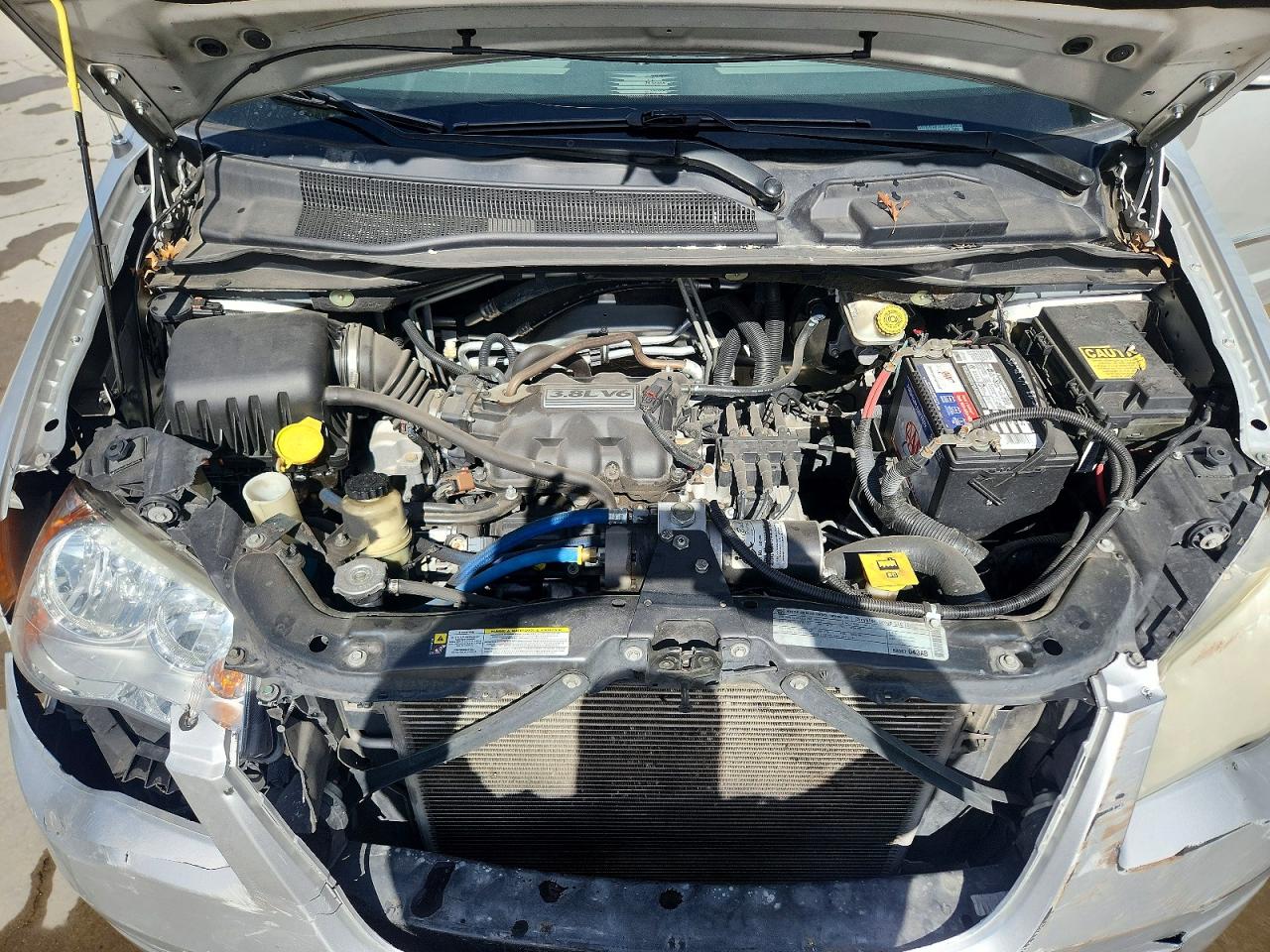 2010 CHRYSLER TOWN & COUNTRY TOURING photo 12