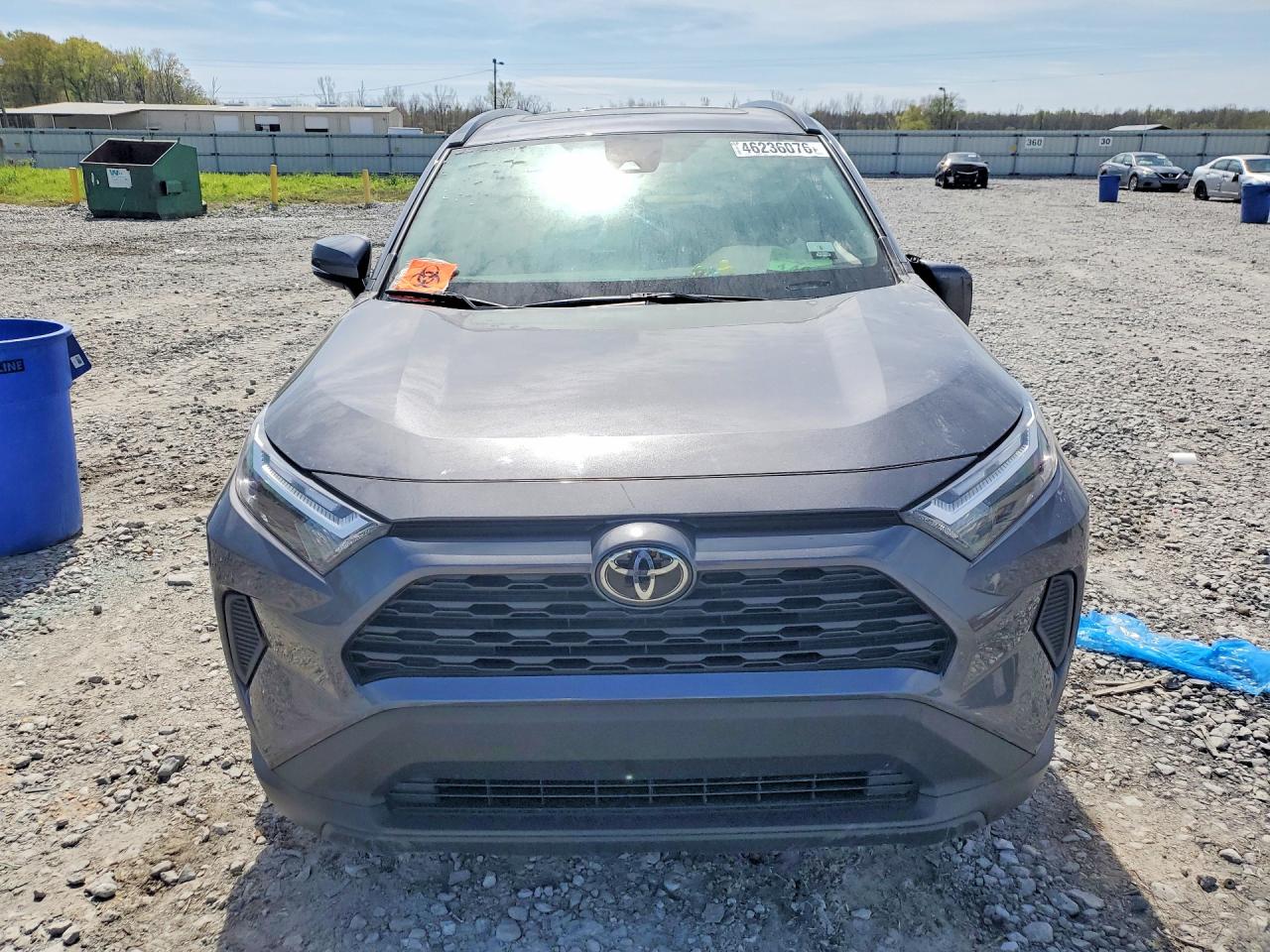 2025 TOYOTA RAV4 XLE photo 9