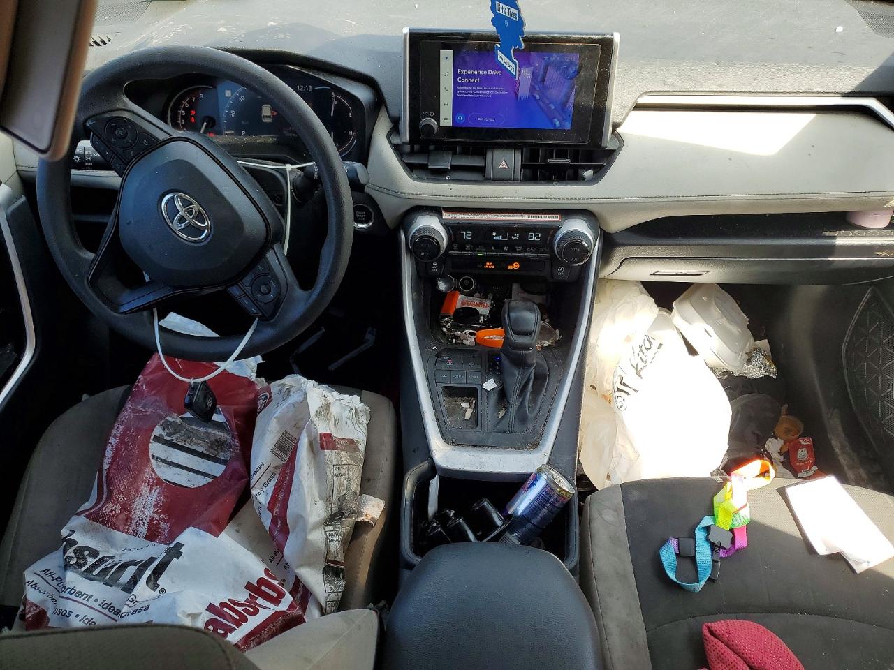 2025 TOYOTA RAV4 XLE photo 15