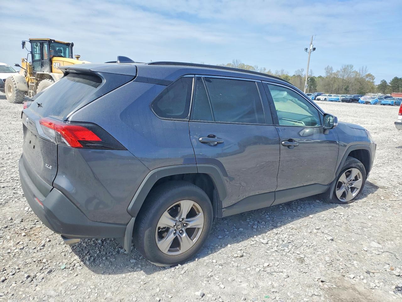 2025 TOYOTA RAV4 XLE photo 5