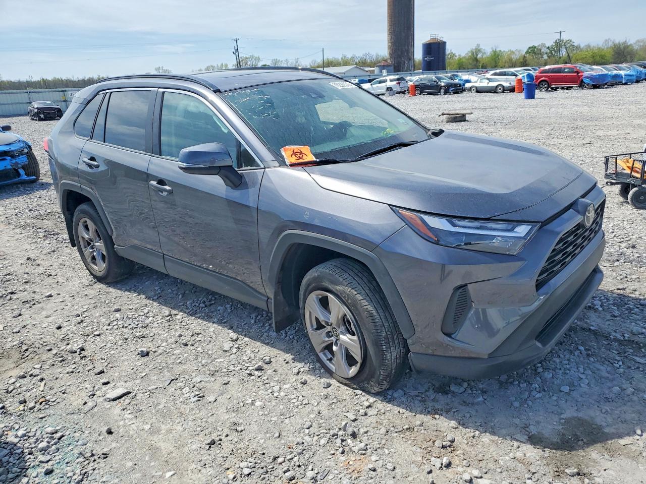 2025 TOYOTA RAV4 XLE photo 7