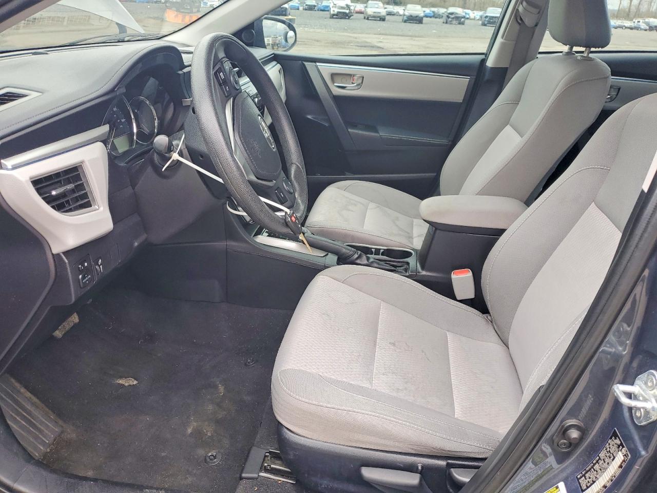 2015 TOYOTA COROLLA LE photo 7
