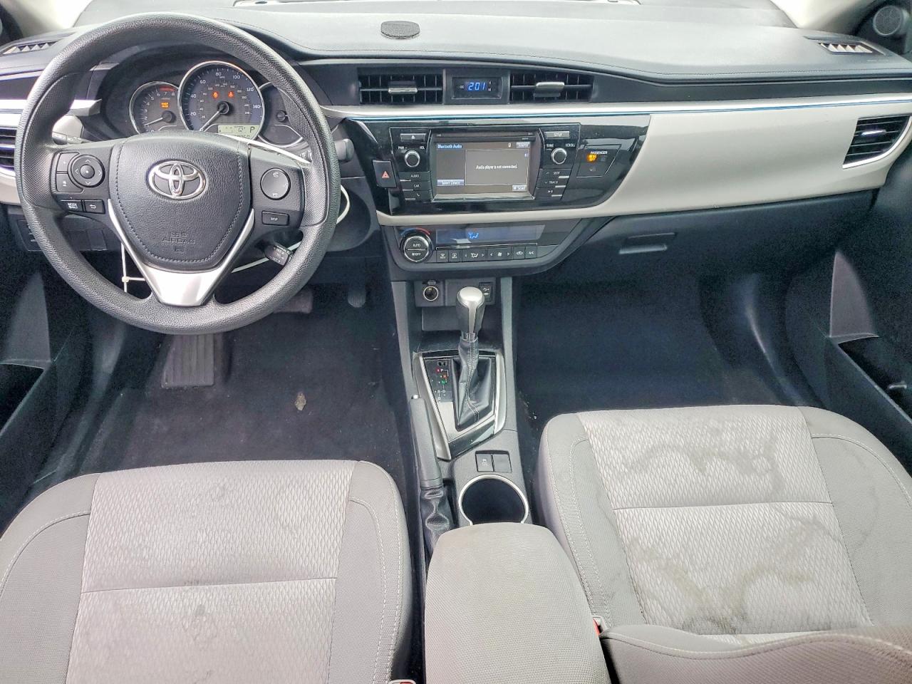 2015 TOYOTA COROLLA LE photo 8