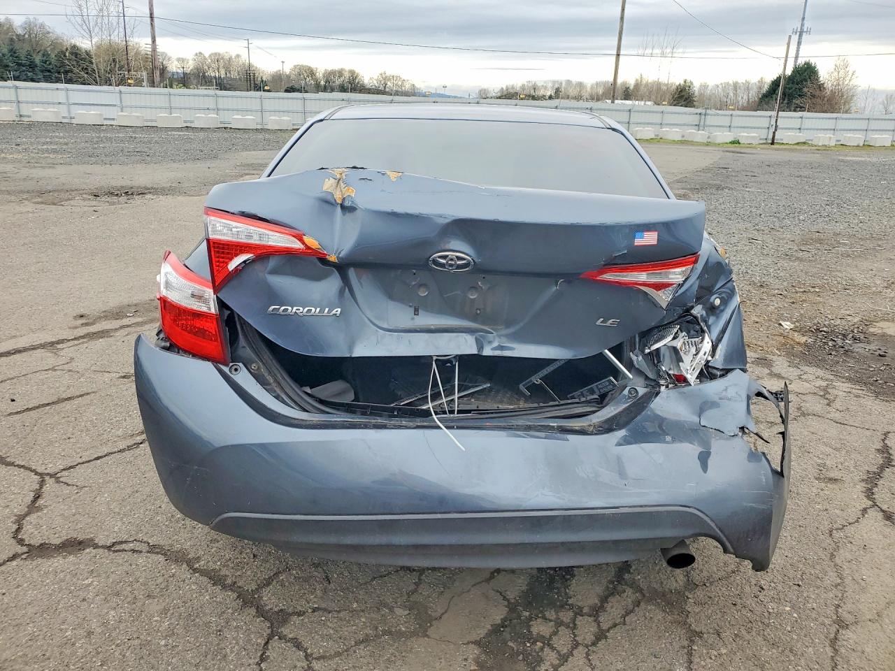 2015 TOYOTA COROLLA LE photo 6
