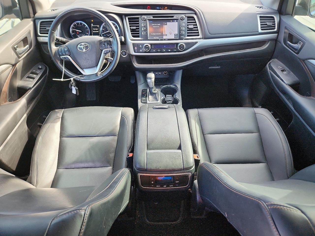 2019 TOYOTA HIGHLANDER XLE photo 8