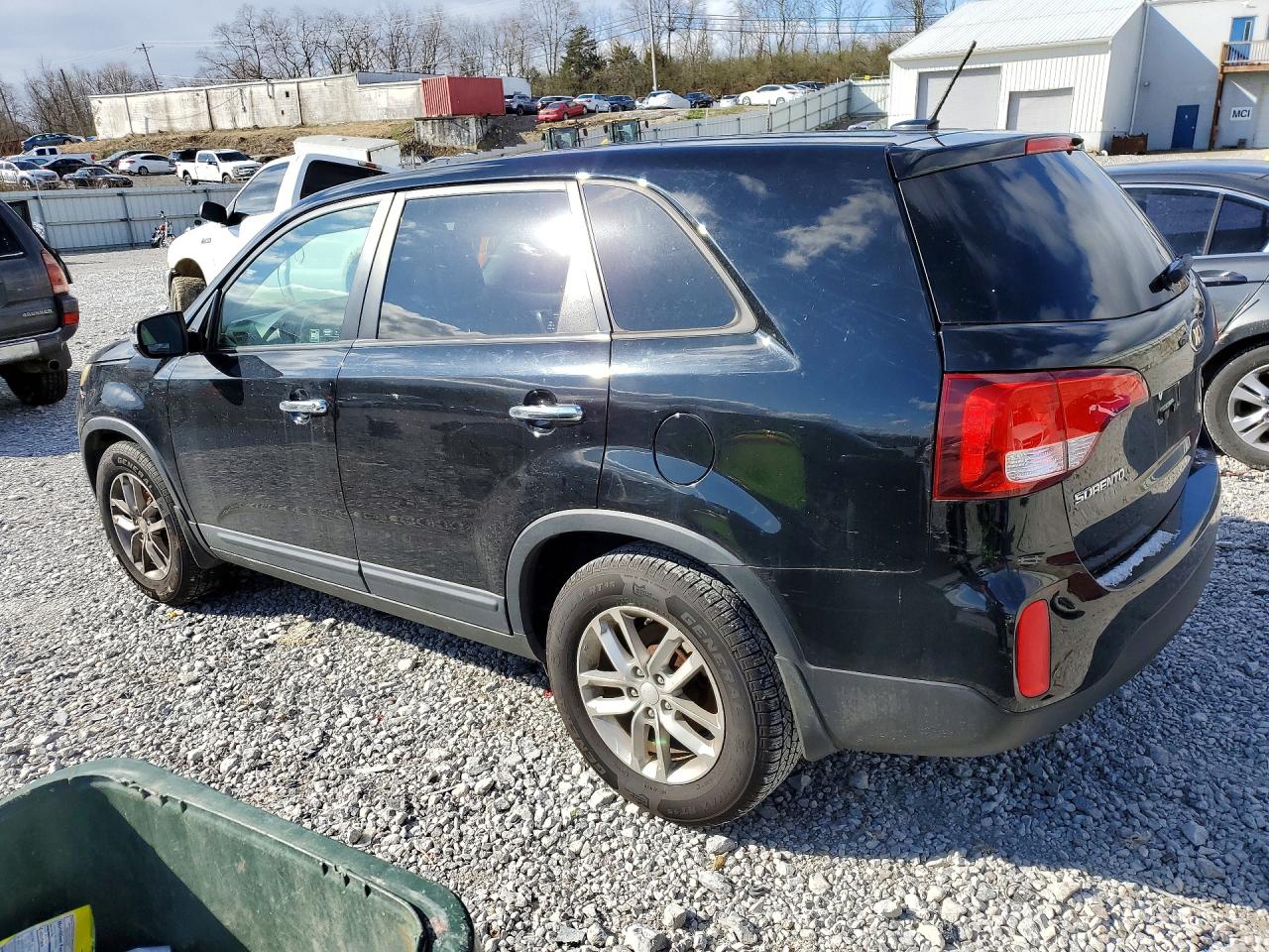 2015 KIA SORENTO LX photo 3