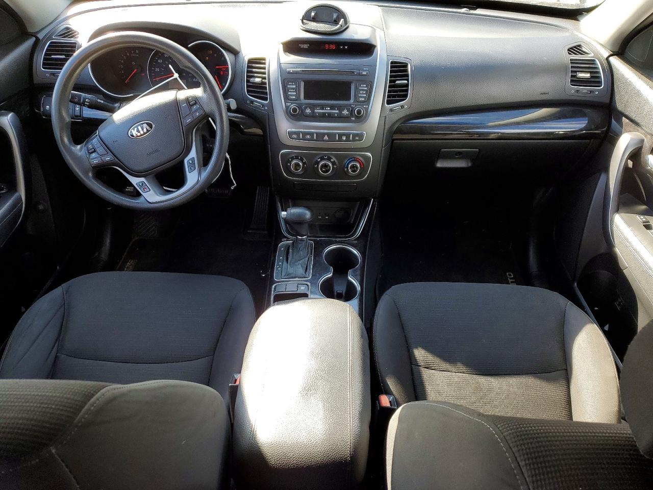 2015 KIA SORENTO LX photo 15
