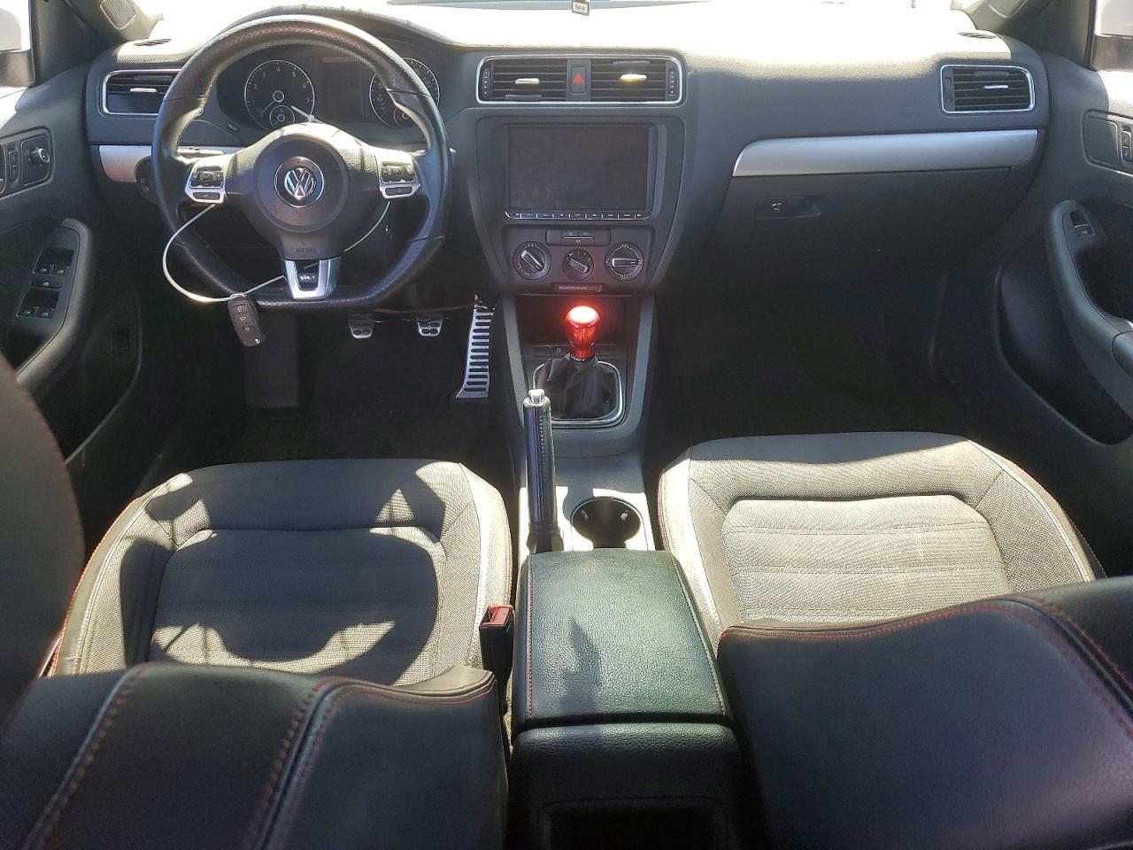2013 VOLKSWAGEN JETTA GLI photo 22