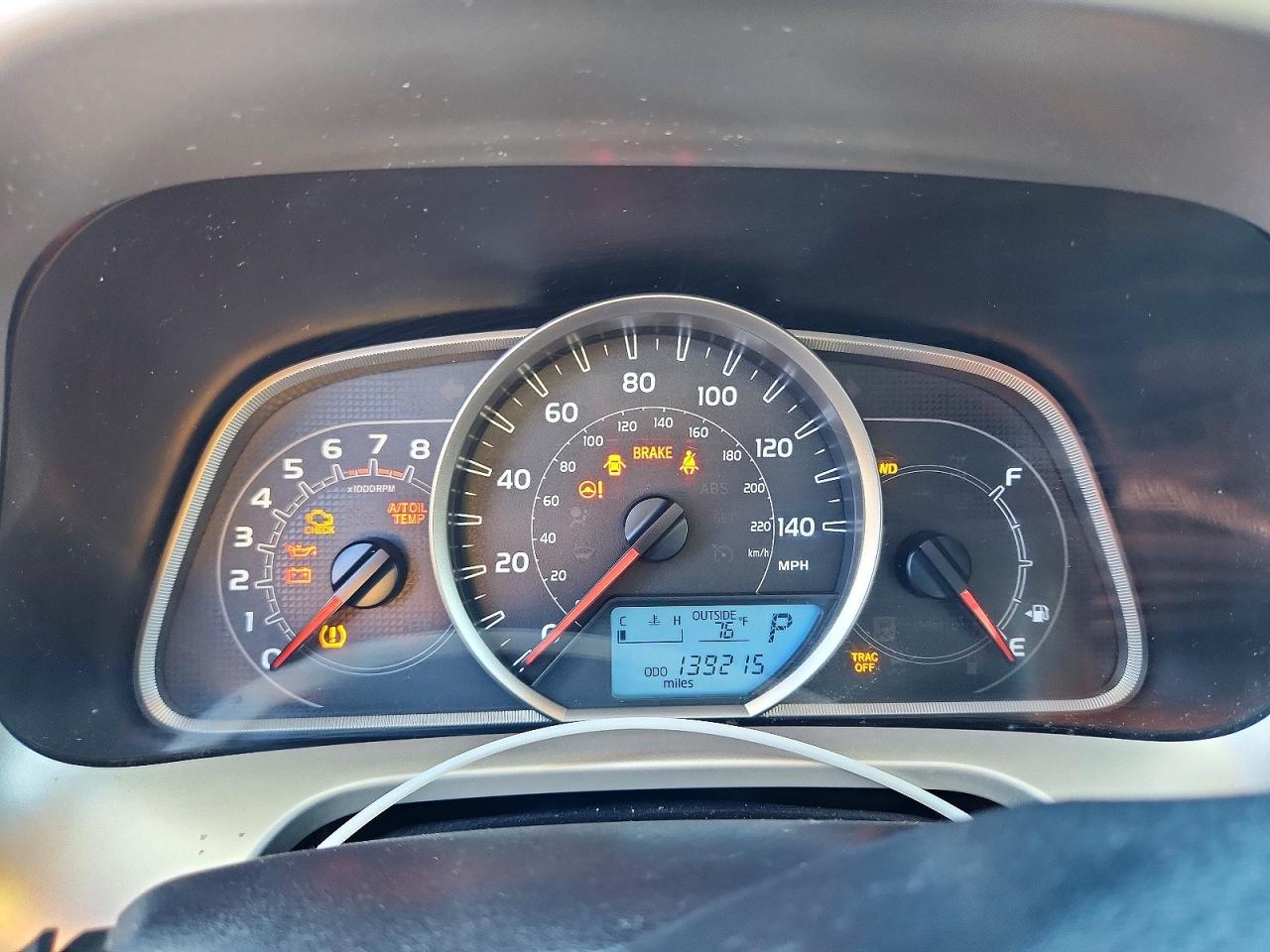 2013 TOYOTA RAV4 XLE photo 17
