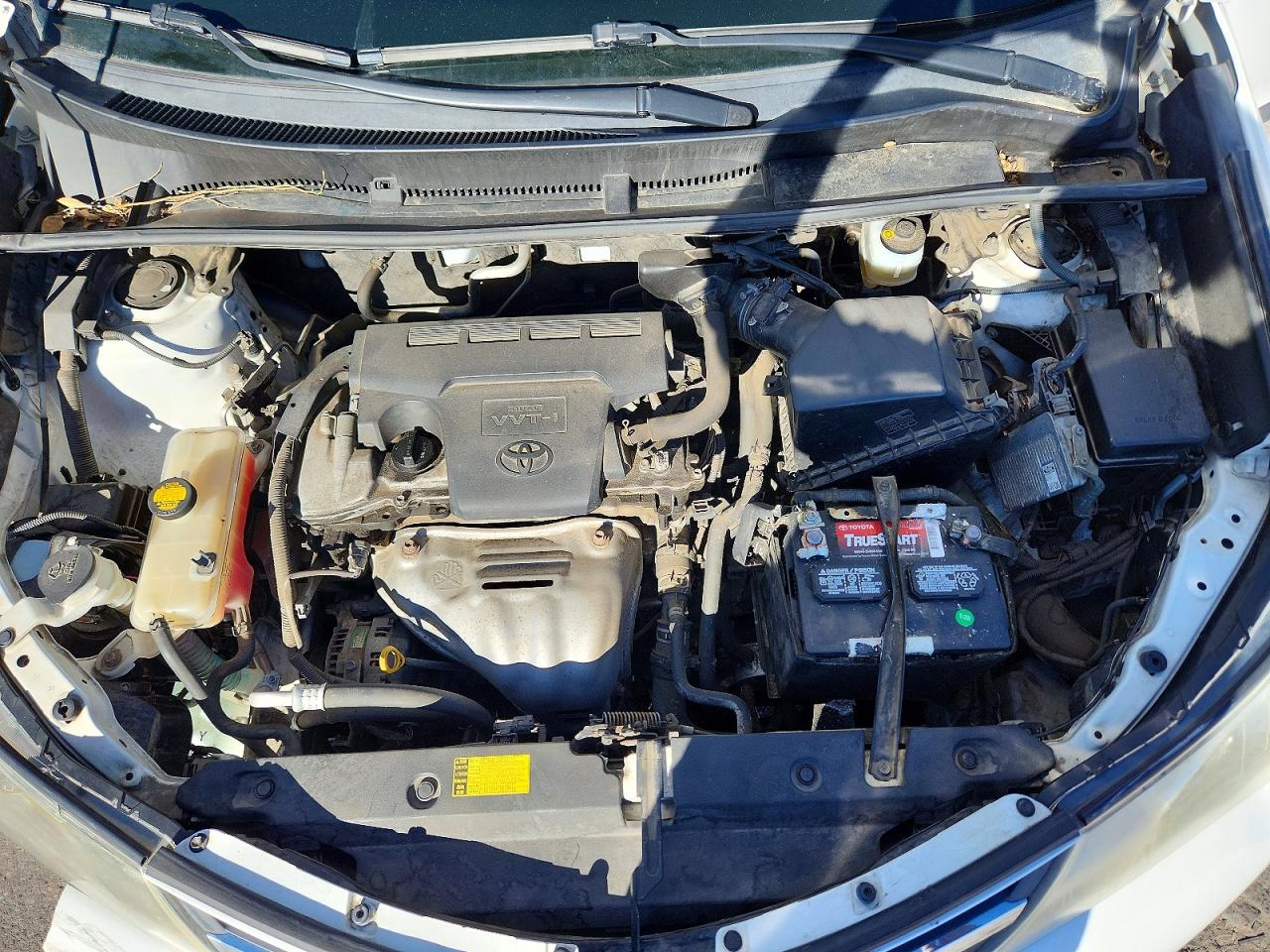 2013 TOYOTA RAV4 XLE photo 23