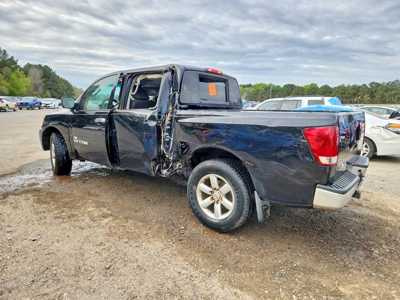 2011 NISSAN TITAN S photo 4