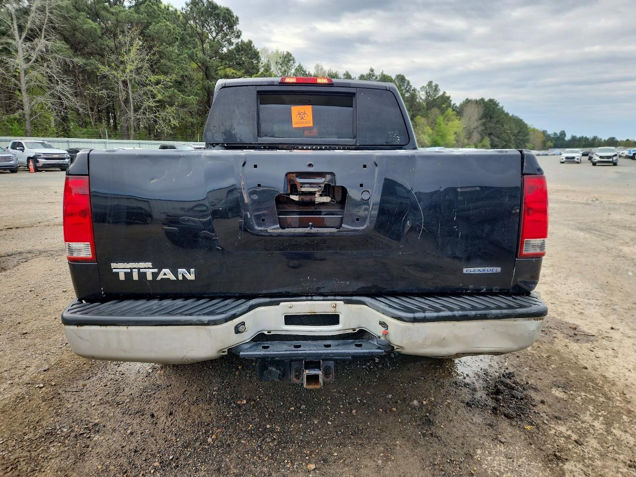 2011 NISSAN TITAN S photo 16