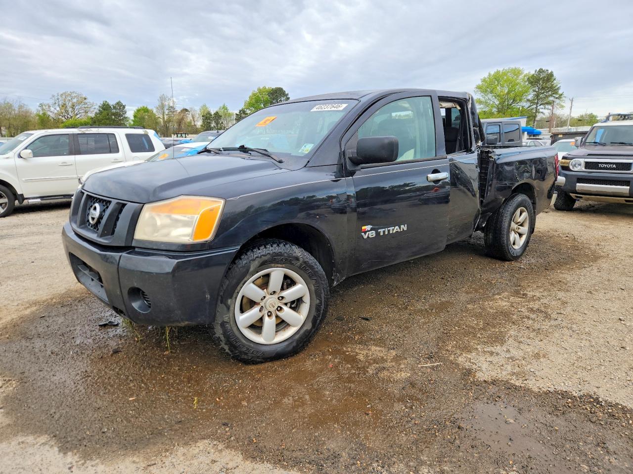 2011 NISSAN TITAN