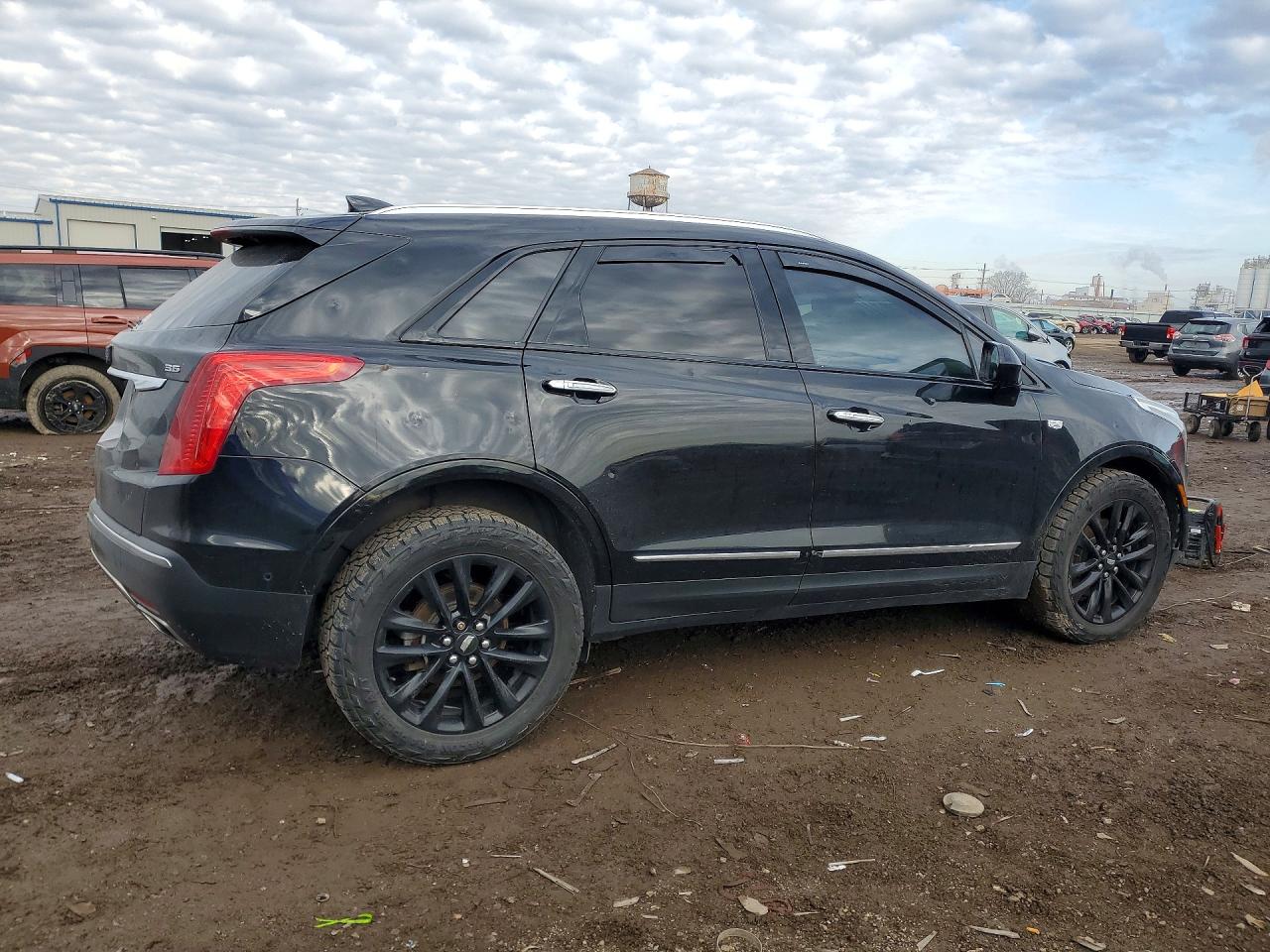 2019 CADILLAC XT5 PLATINUM photo 3