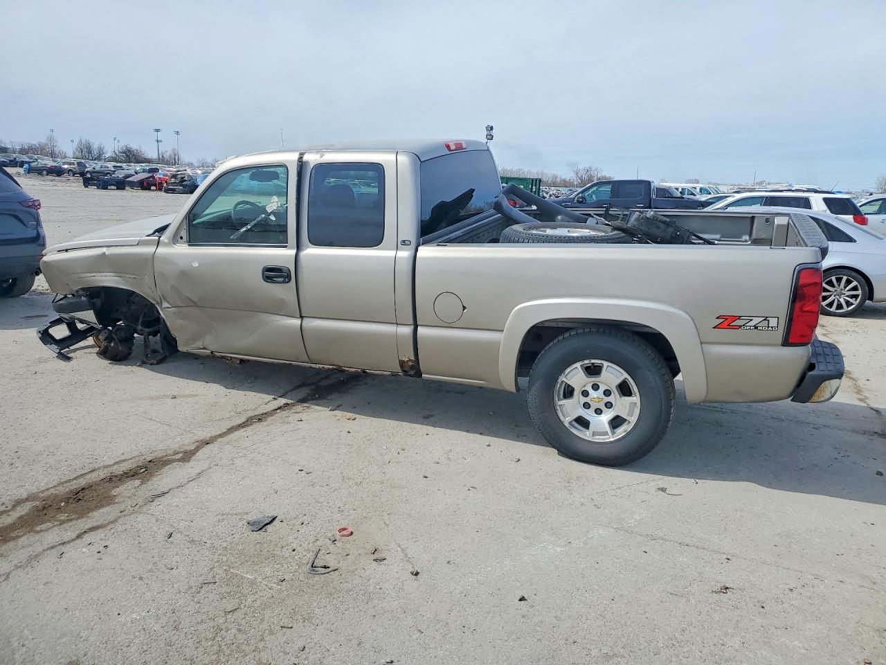 2003 CHEVROLET SILVERADO K1500 photo 2