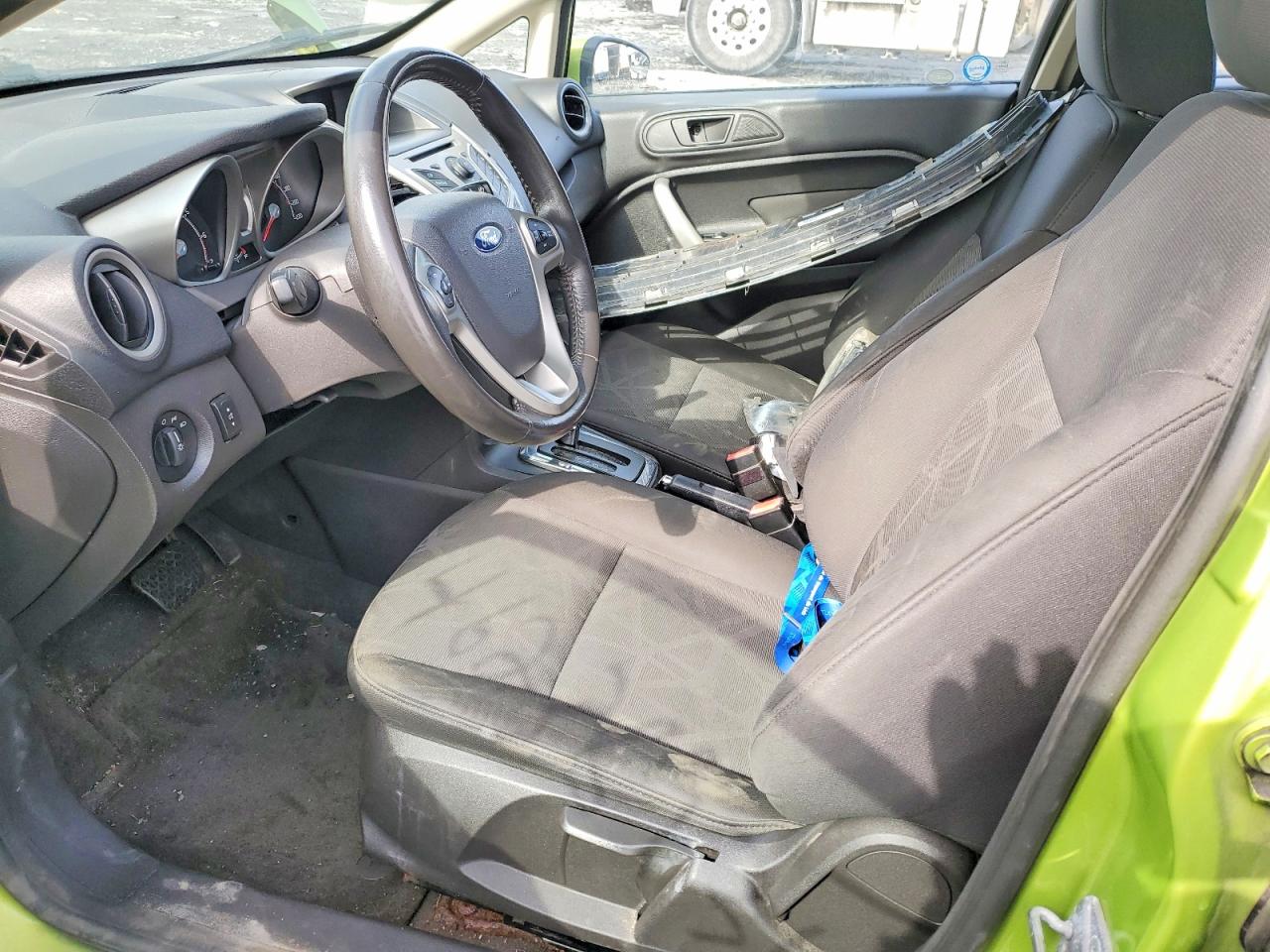 2011 FORD FIESTA SES photo 13