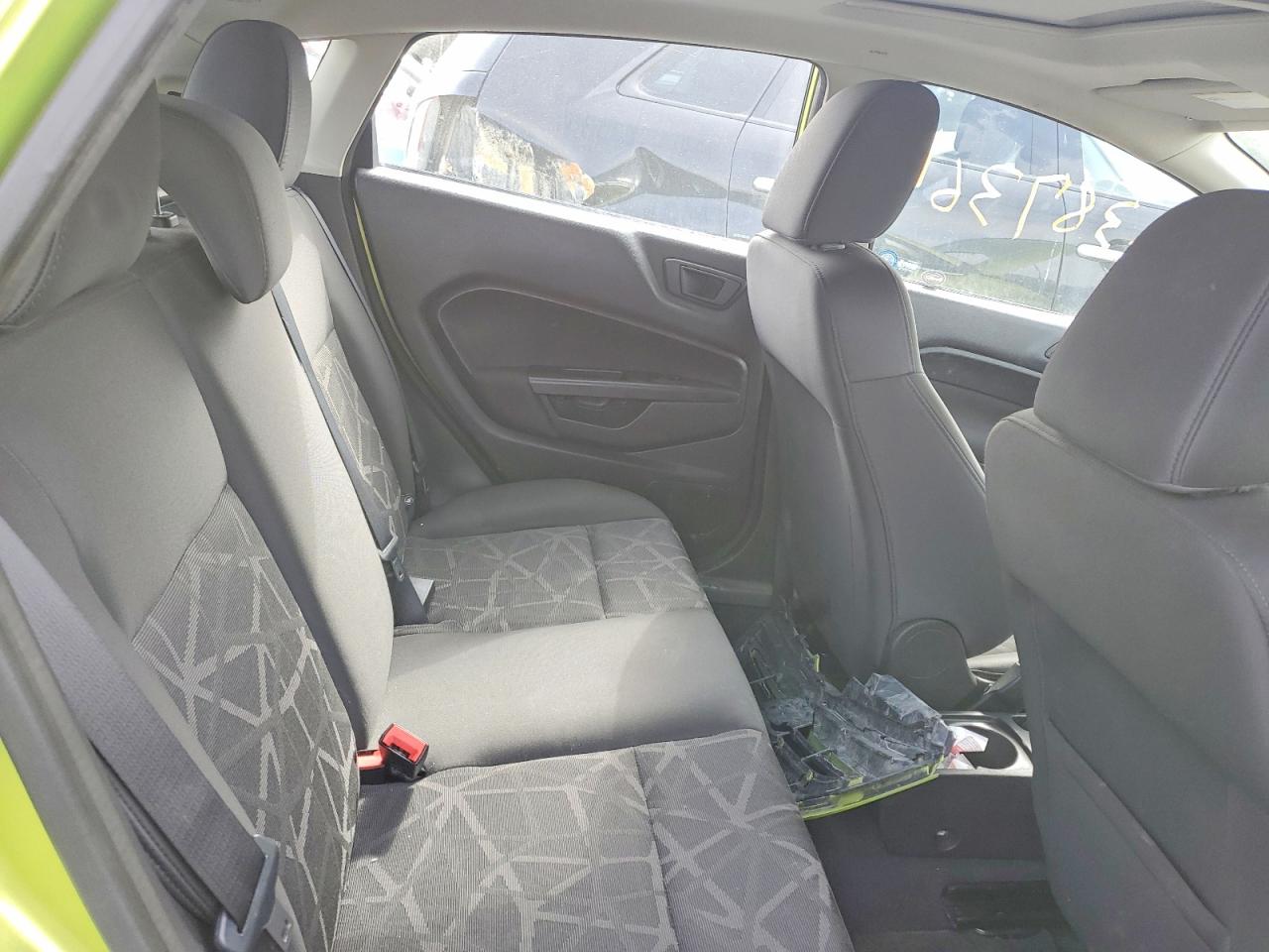 2011 FORD FIESTA SES photo 19