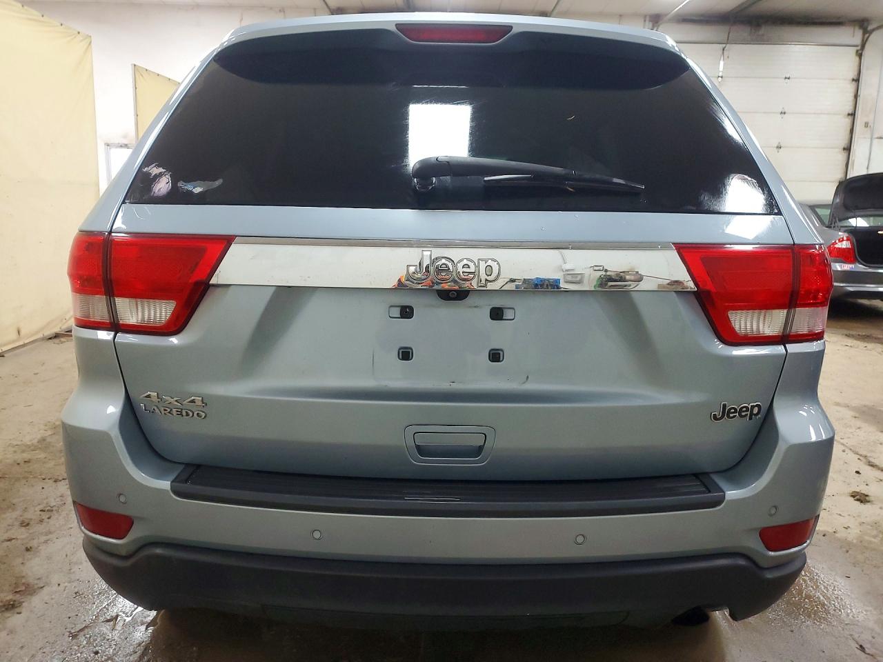 2012 JEEP GRAND CHEROKEE LAREDO photo 16