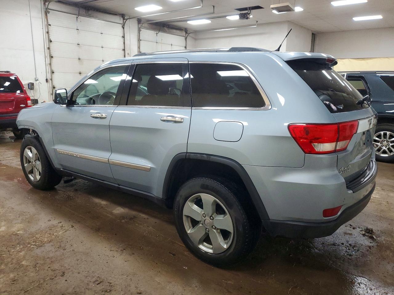 2012 JEEP GRAND CHEROKEE LAREDO photo 4
