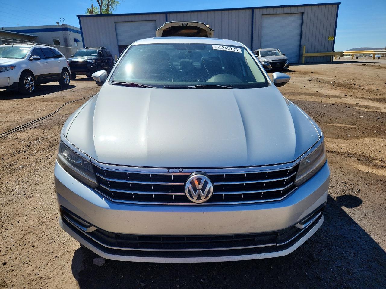 2017 VOLKSWAGEN PASSAT SE photo 5