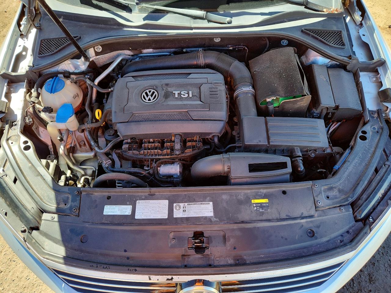 2017 VOLKSWAGEN PASSAT SE photo 11