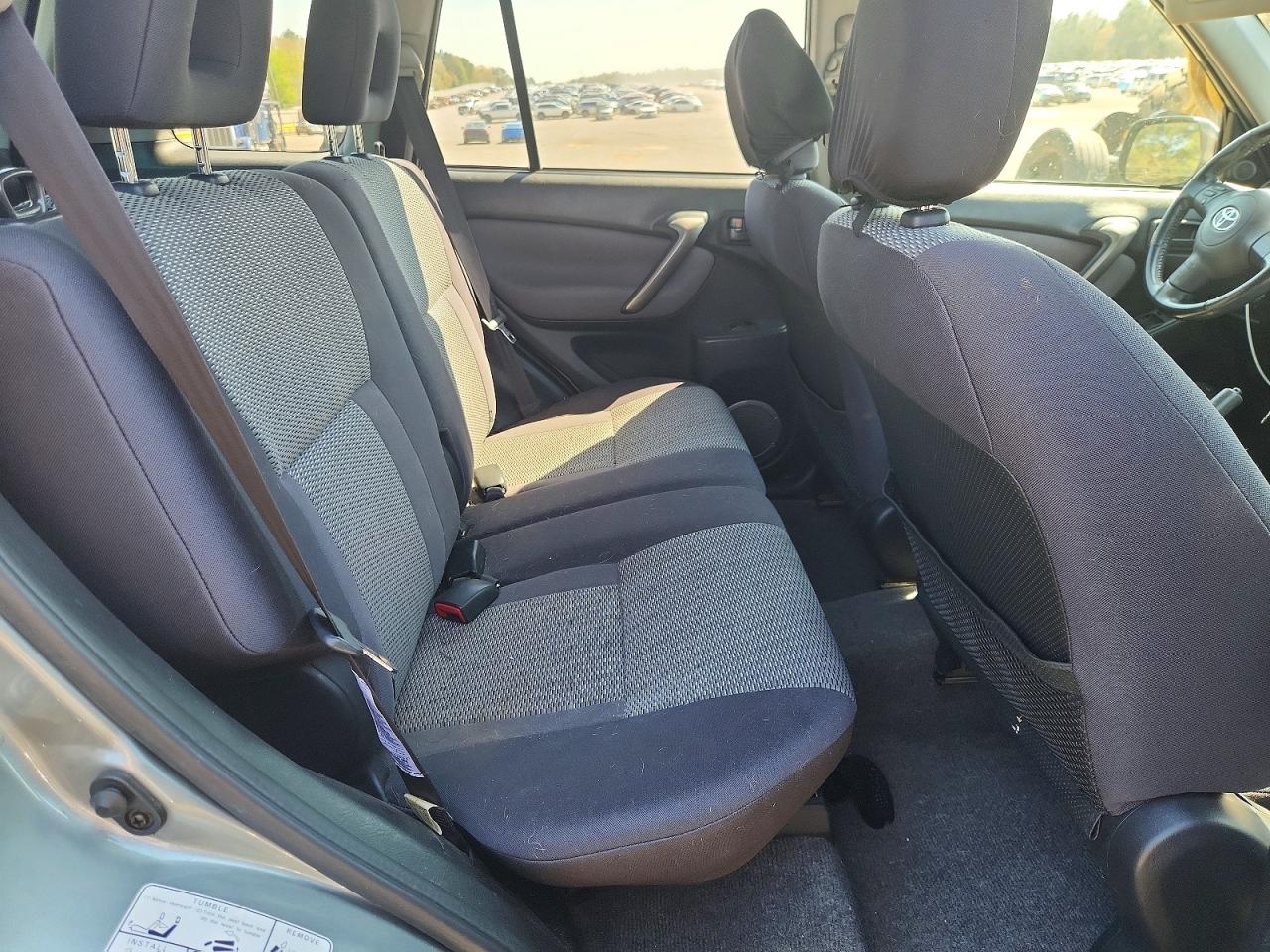 2004 TOYOTA RAV4 BASE photo 21