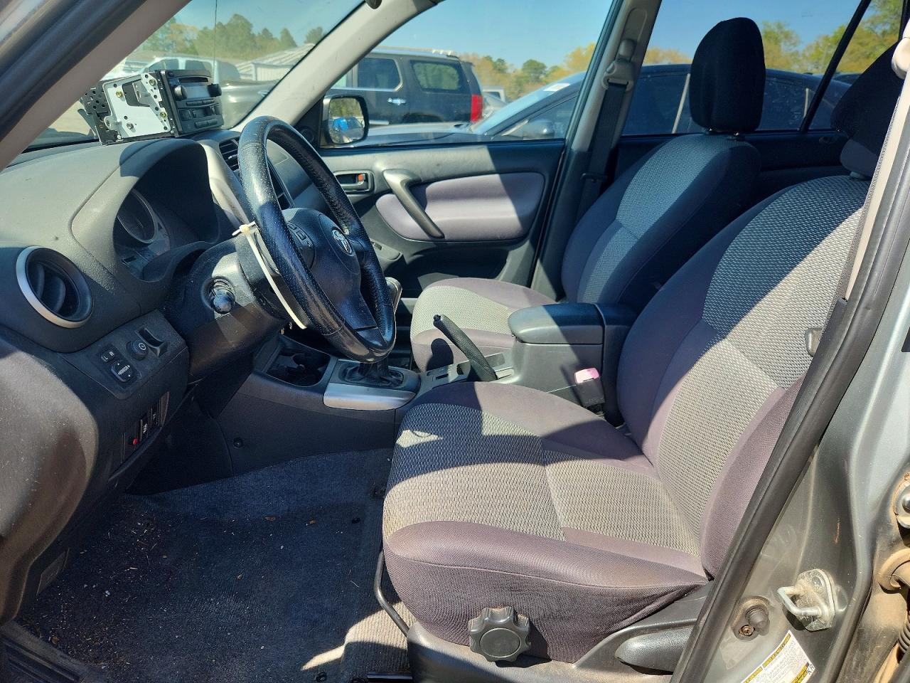2004 TOYOTA RAV4 BASE photo 13