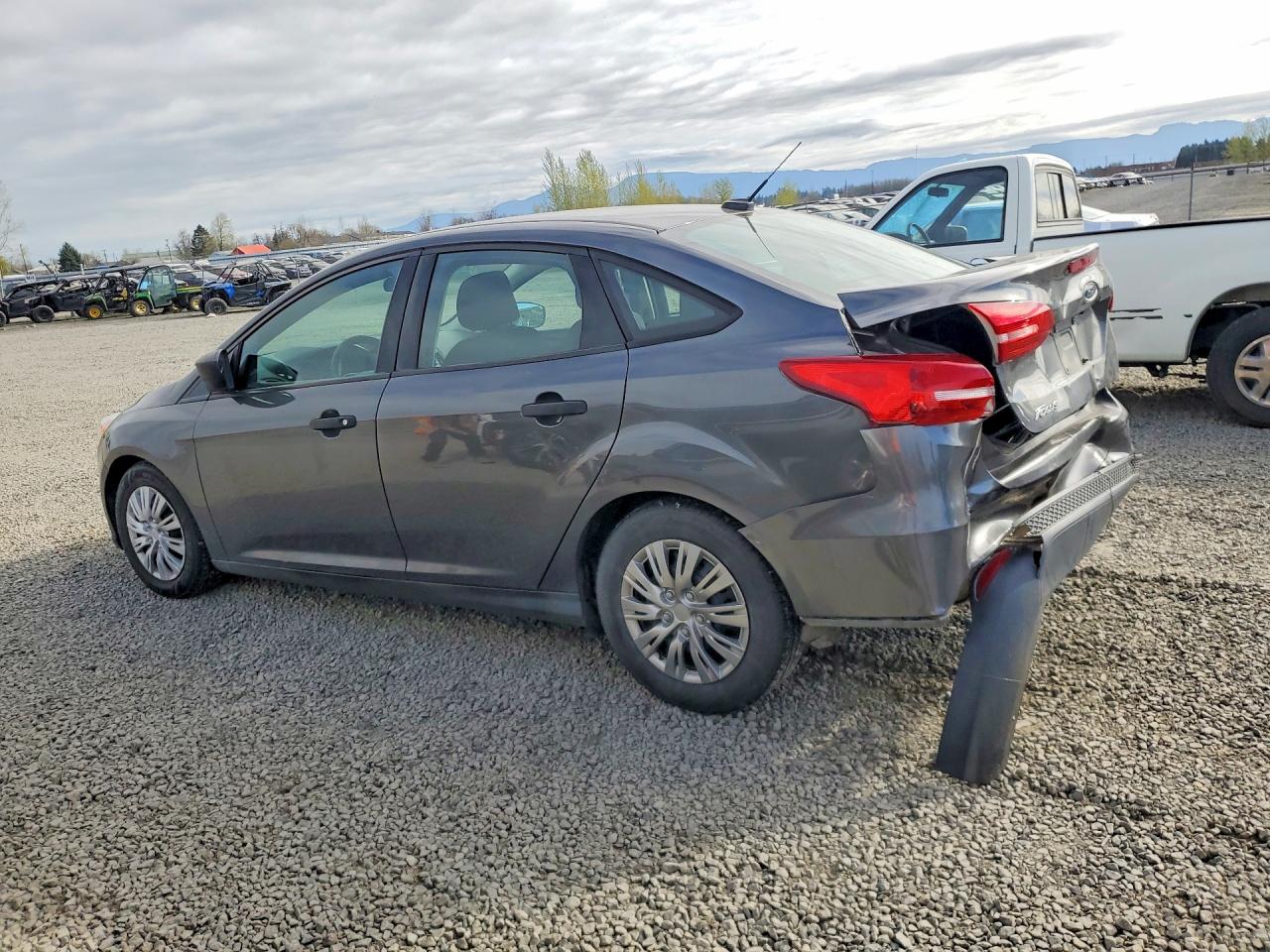 2018 FORD FOCUS S photo 3
