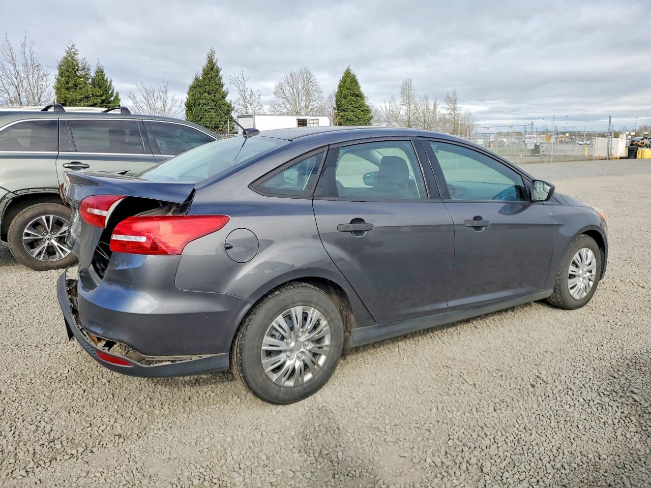 2018 FORD FOCUS S photo 5