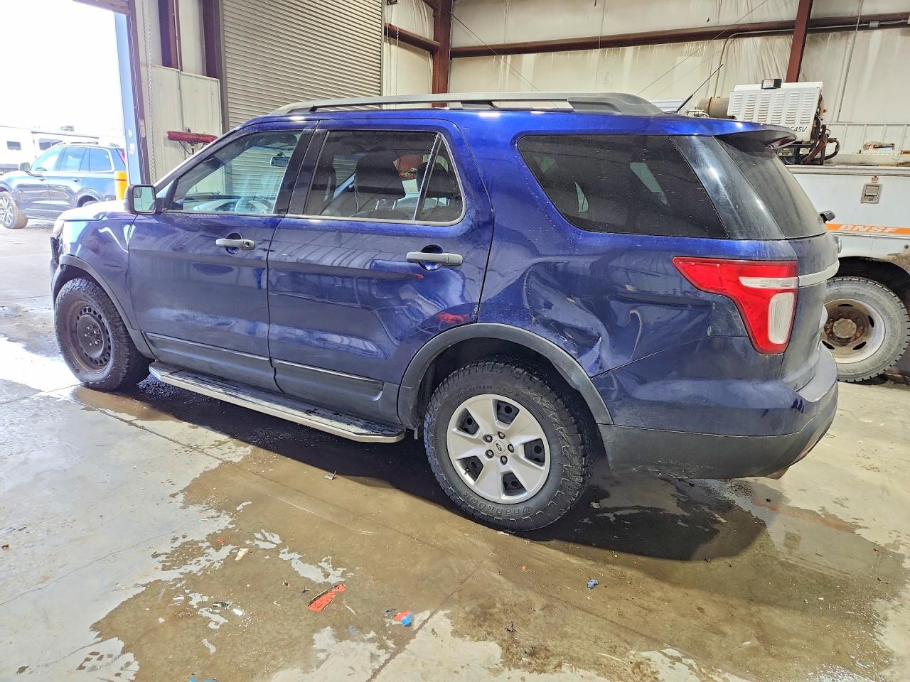 2011 FORD EXPLORER photo 4