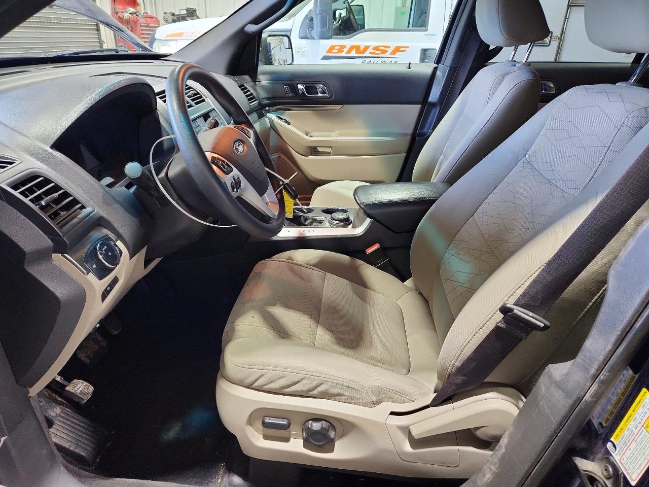 2011 FORD EXPLORER photo 19