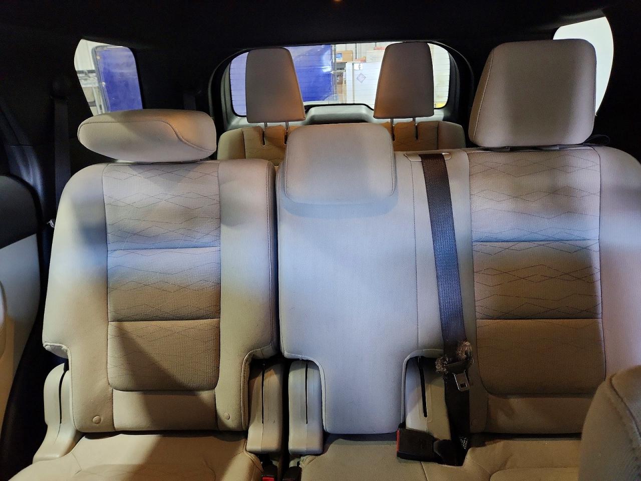 2011 FORD EXPLORER photo 28