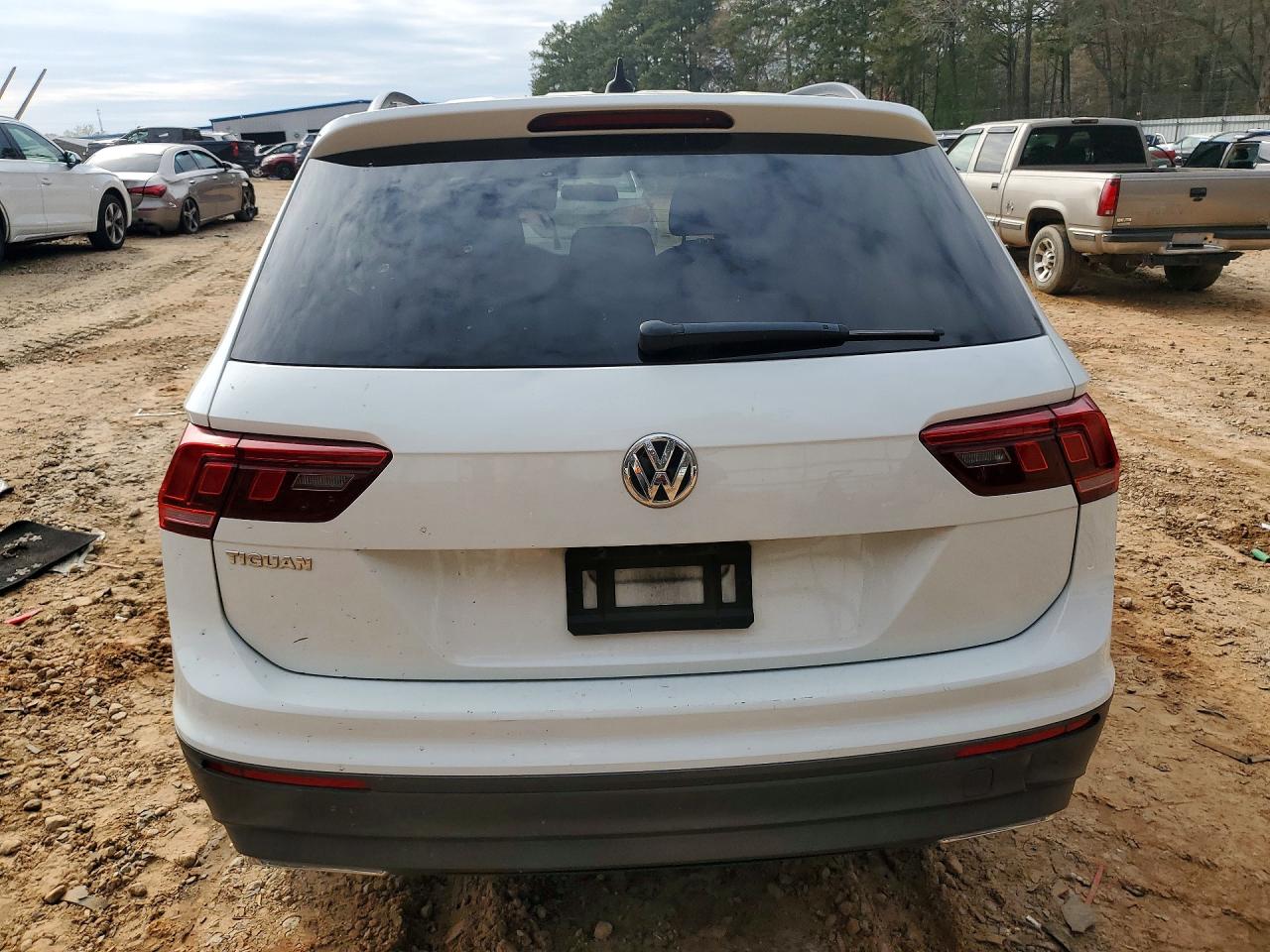 2020 VOLKSWAGEN TIGUAN S photo 11