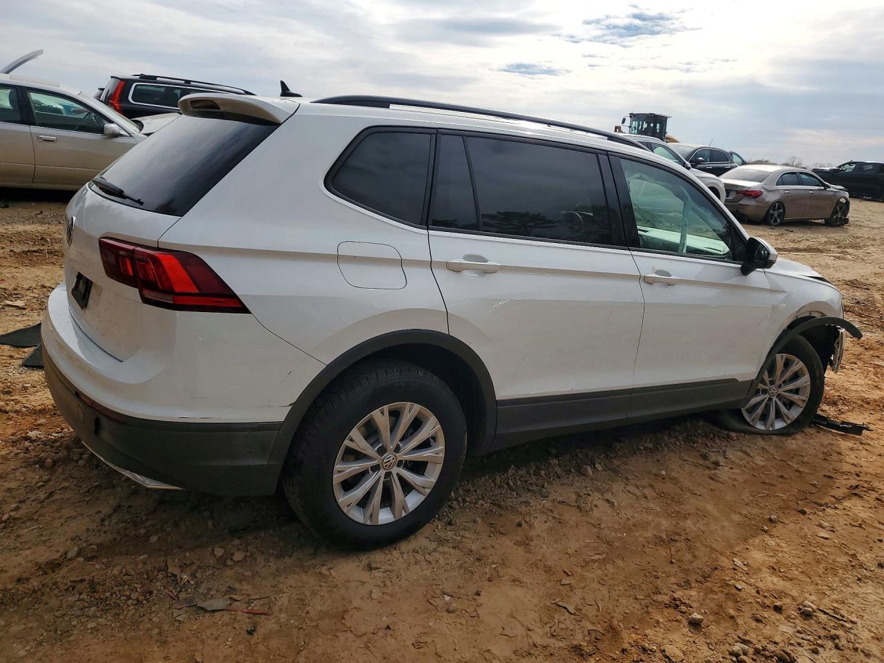 2020 VOLKSWAGEN TIGUAN S photo 5
