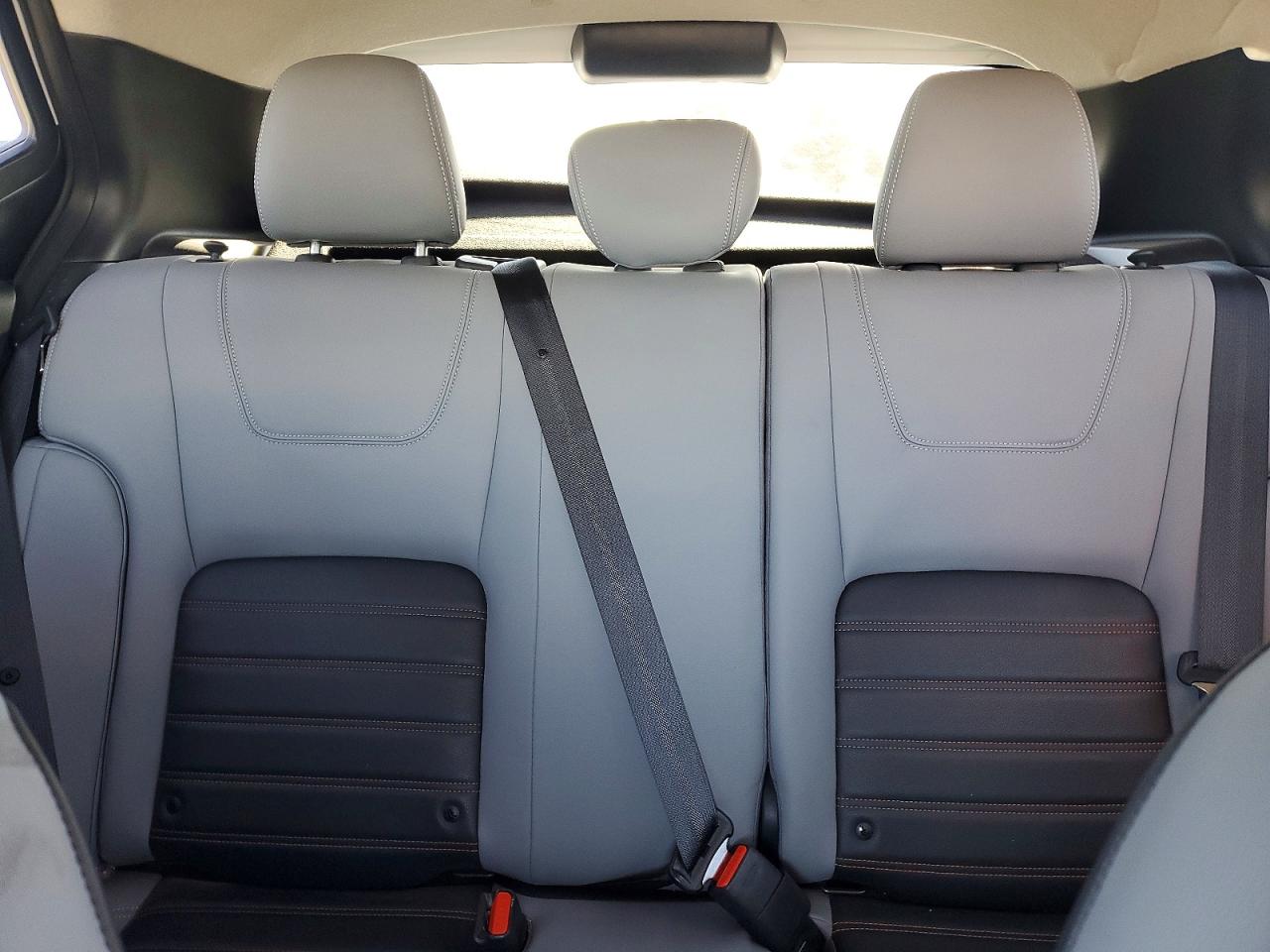 2023 NISSAN KICKS SR photo 28