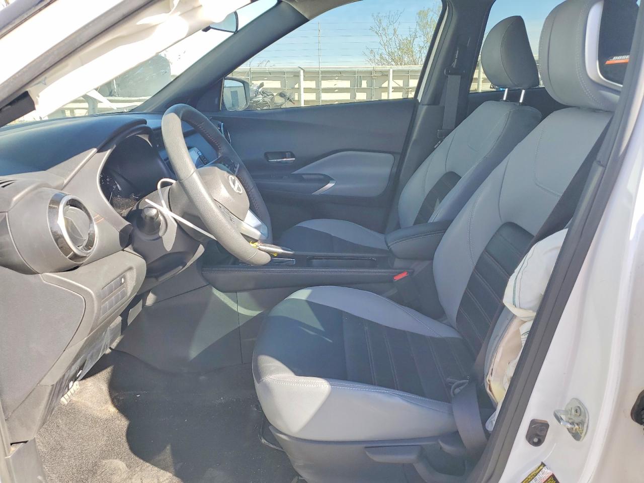 2023 NISSAN KICKS SR photo 19
