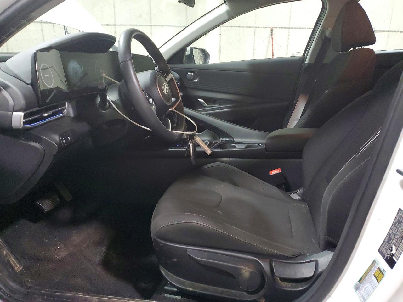 2025 HYUNDAI ELANTRA SEL CONVENIENCE photo 13